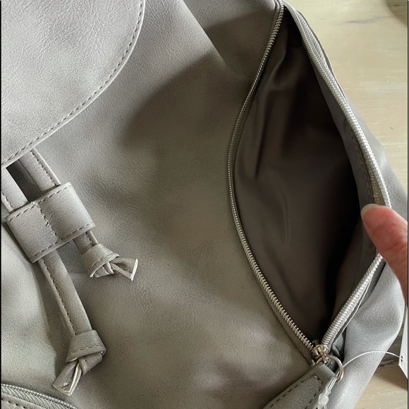 Vegan leather backpack new with tags - Picture 8 of 8
